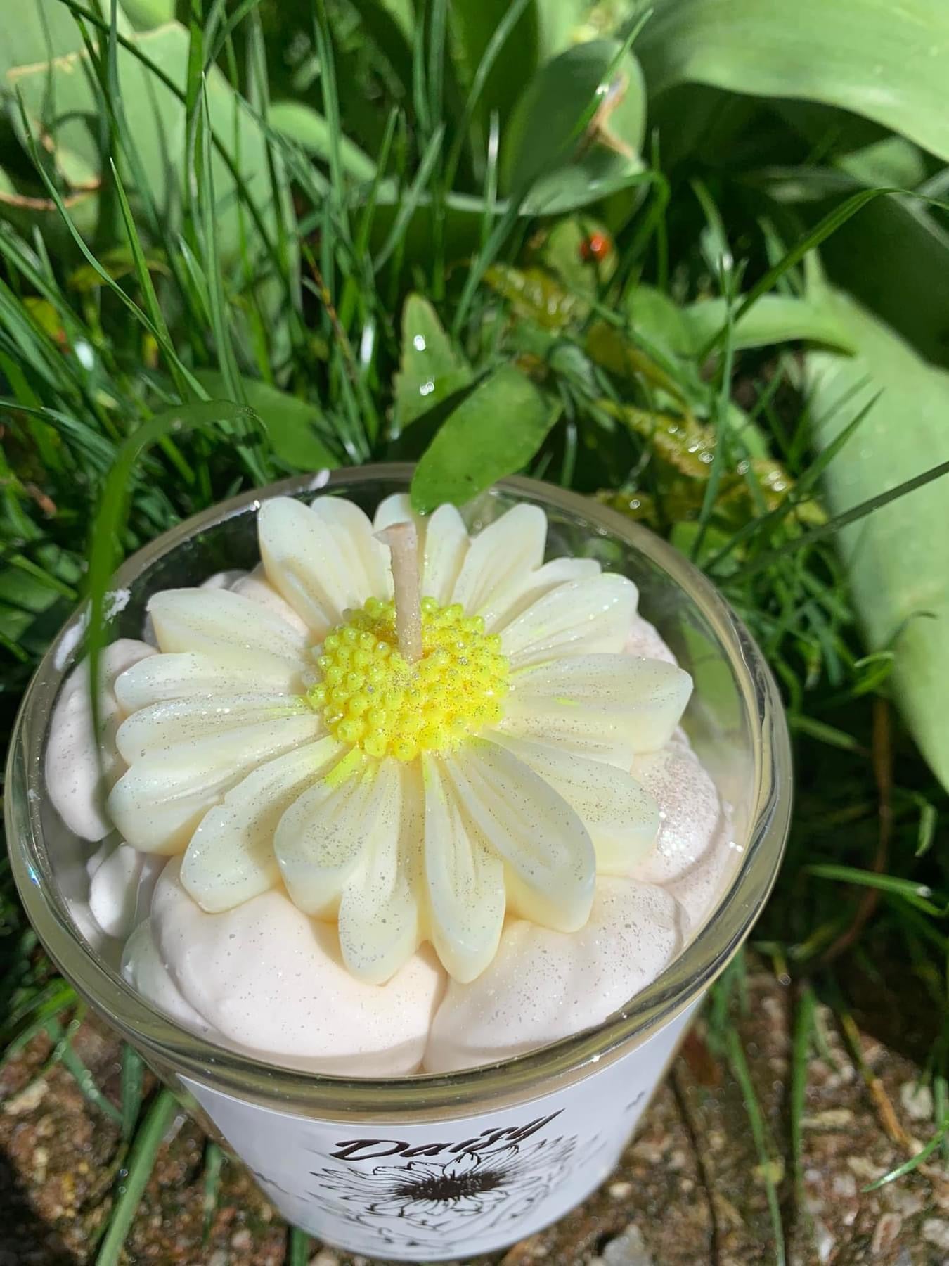 Daisy Candle