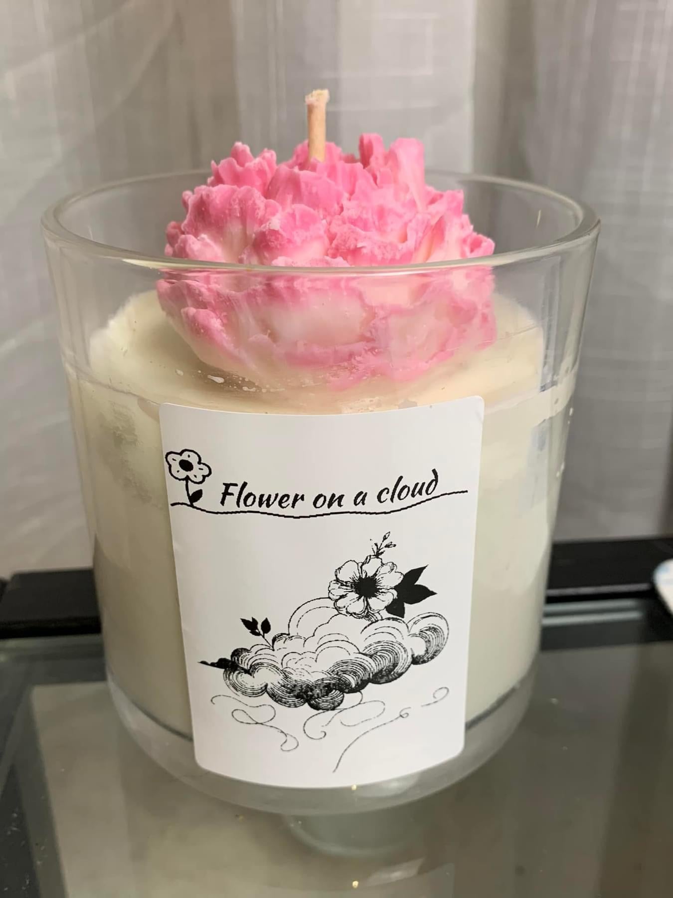 Flower on a cloud ☁️🌺 Candle